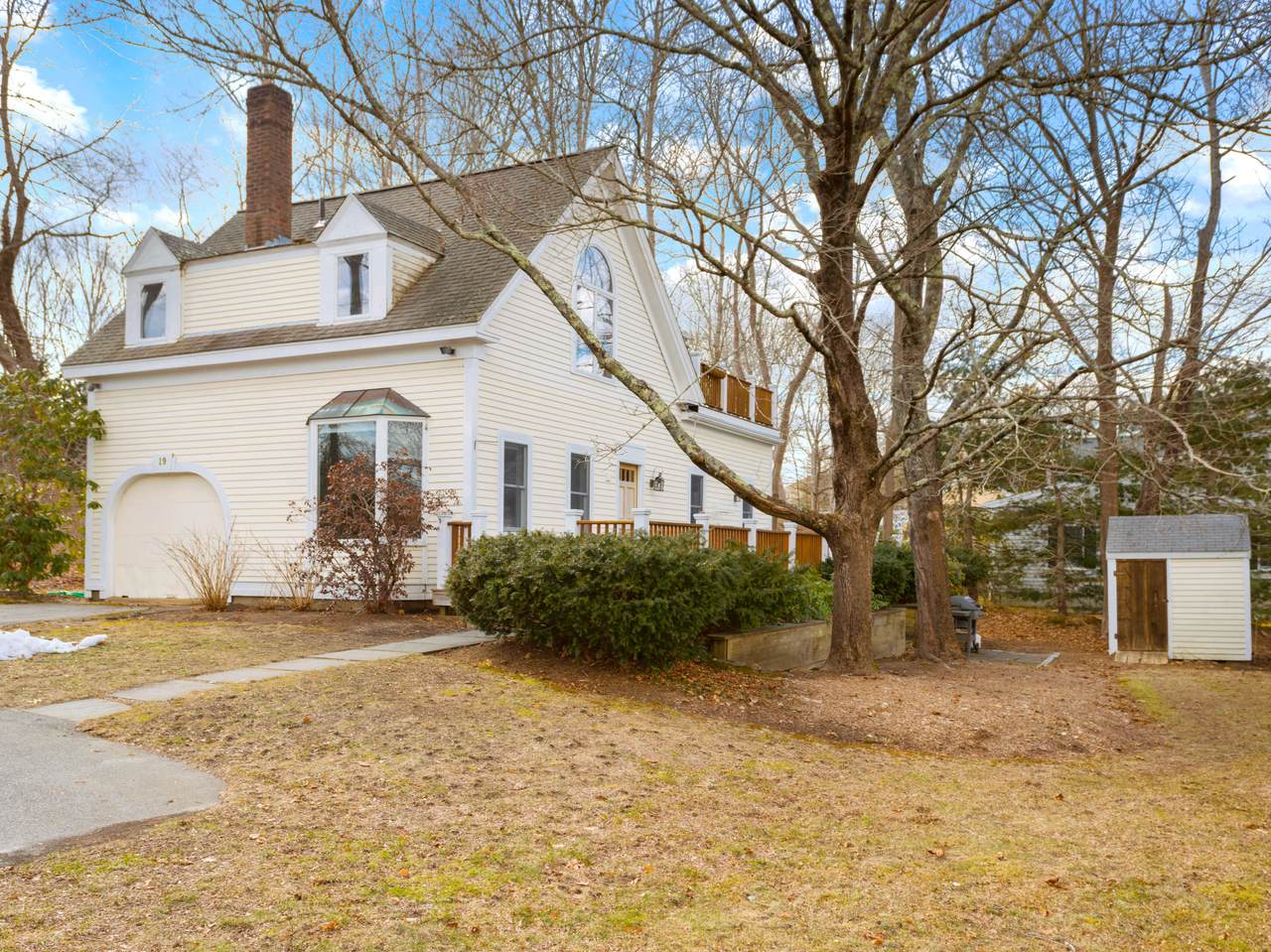 19 Bay Road - Photo 1