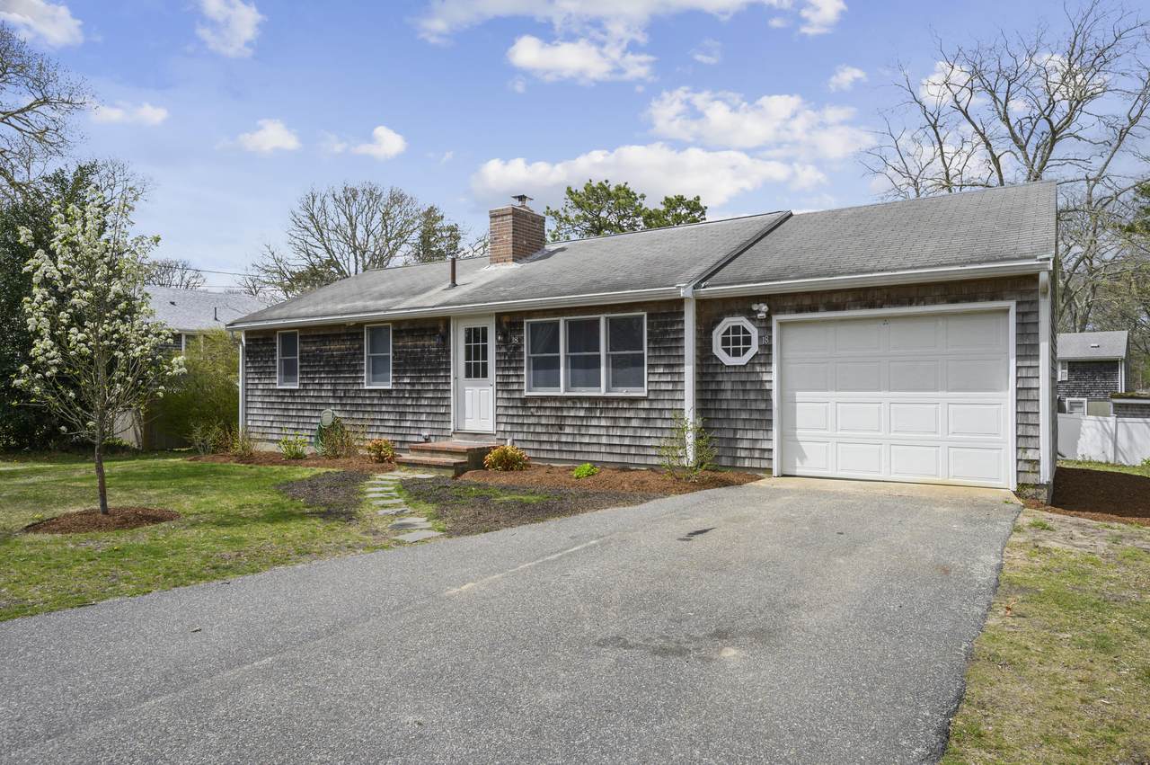 18 Fredericksburg Avenue - Photo 1