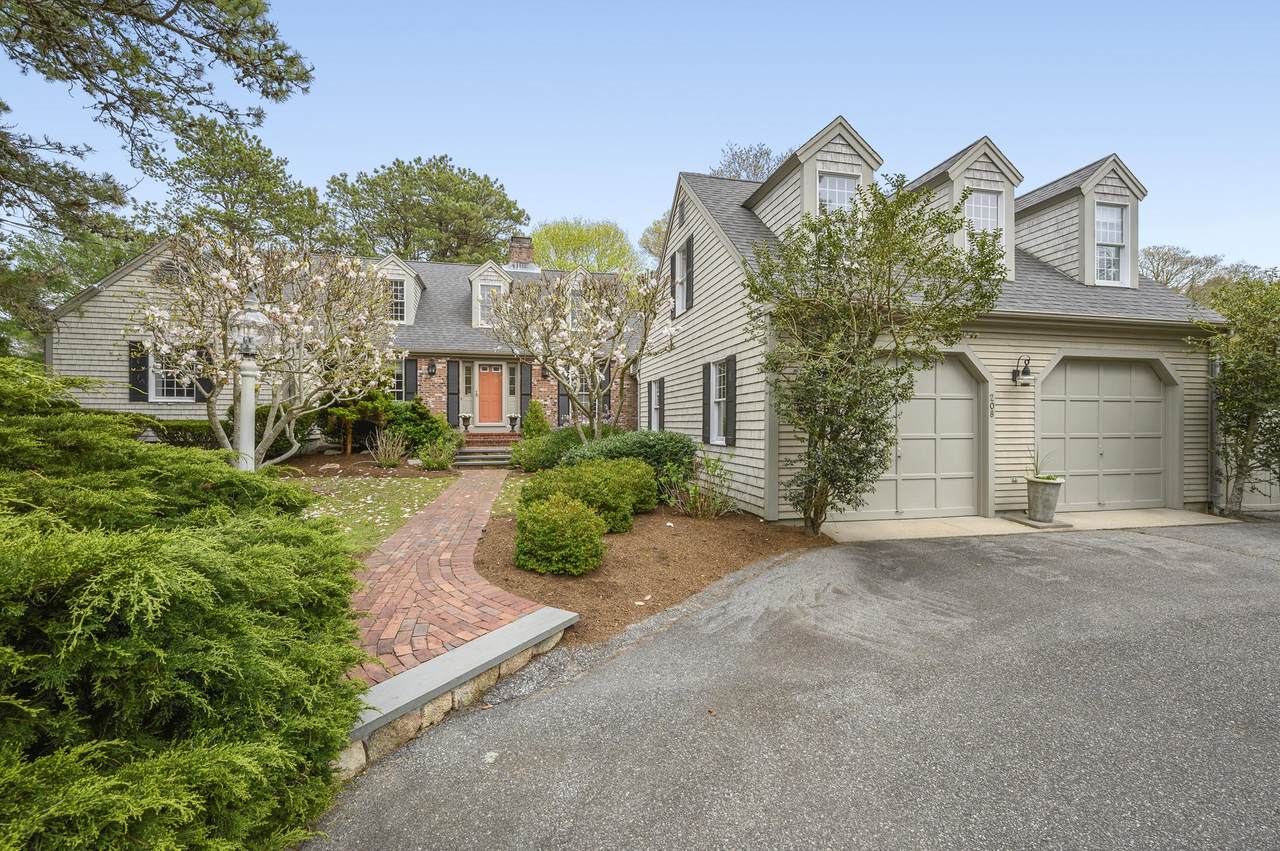 208 Scudder Bay Circle - Photo 1
