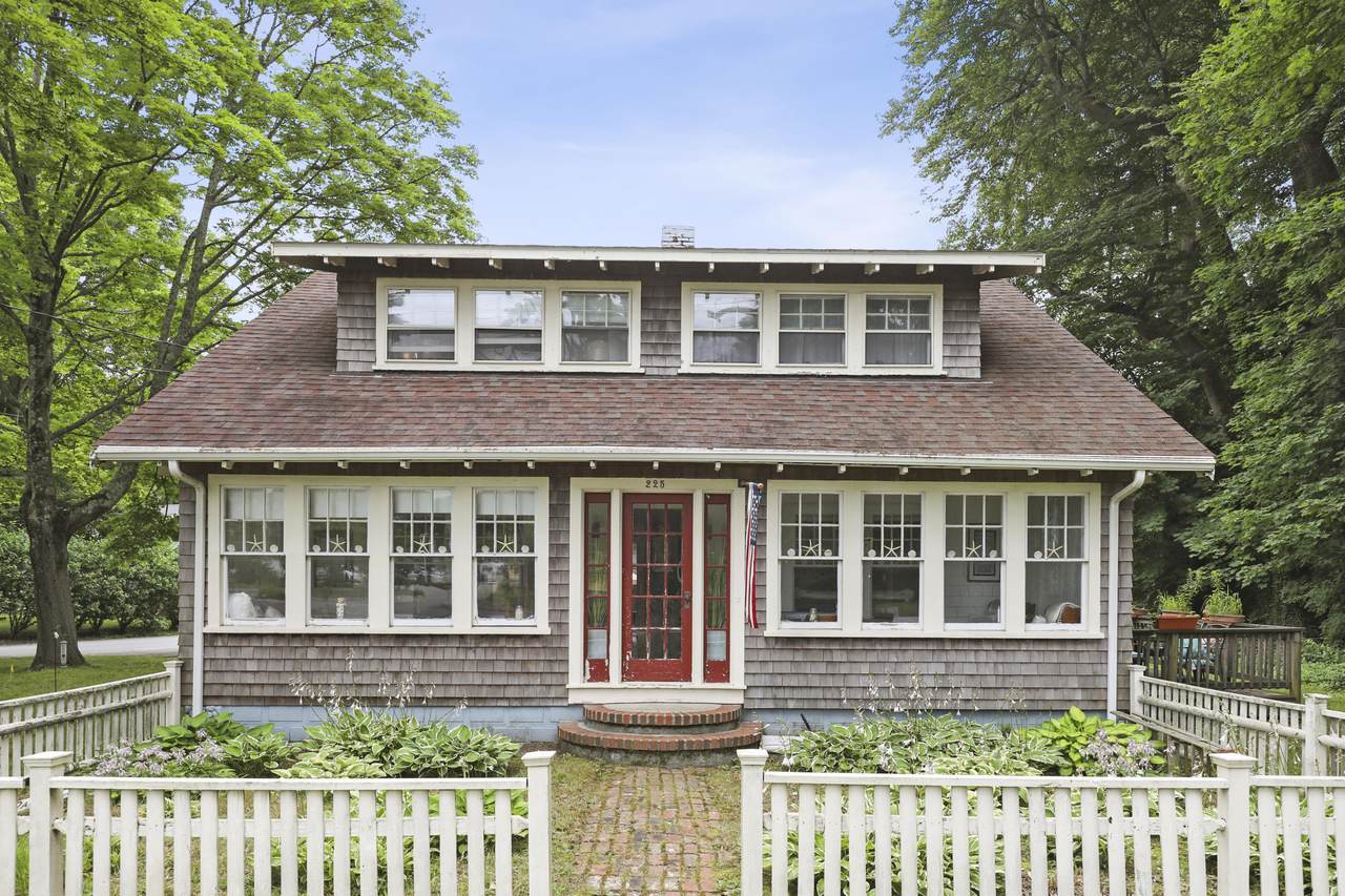 225 Palmer Avenue - Photo 1
