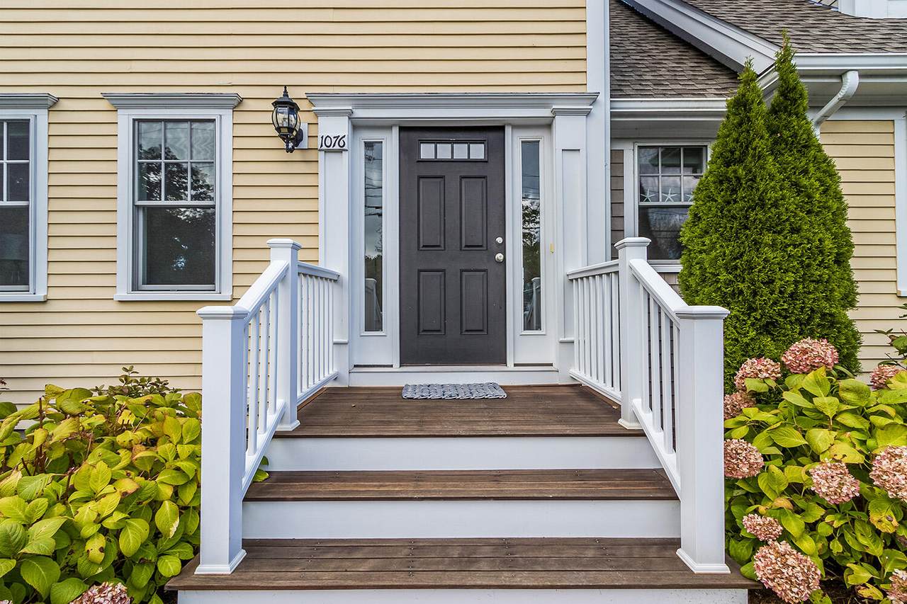 1076 Main Street - Photo 1