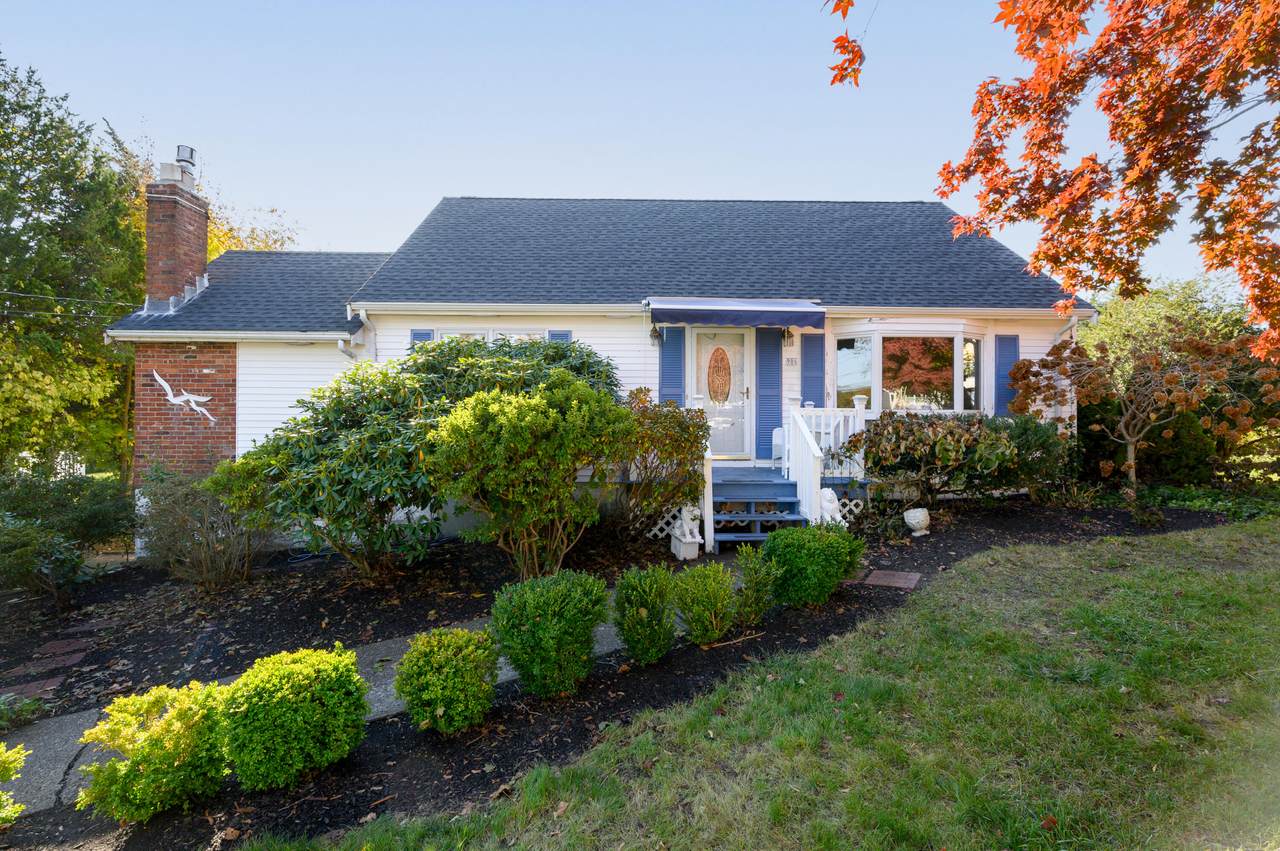 906 Shore Road - Photo 1