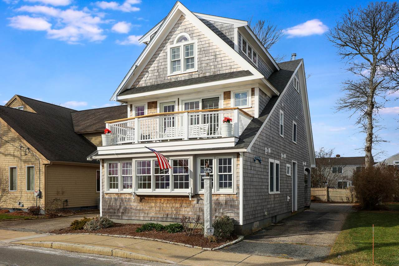 291 Scranton Avenue - Photo 1