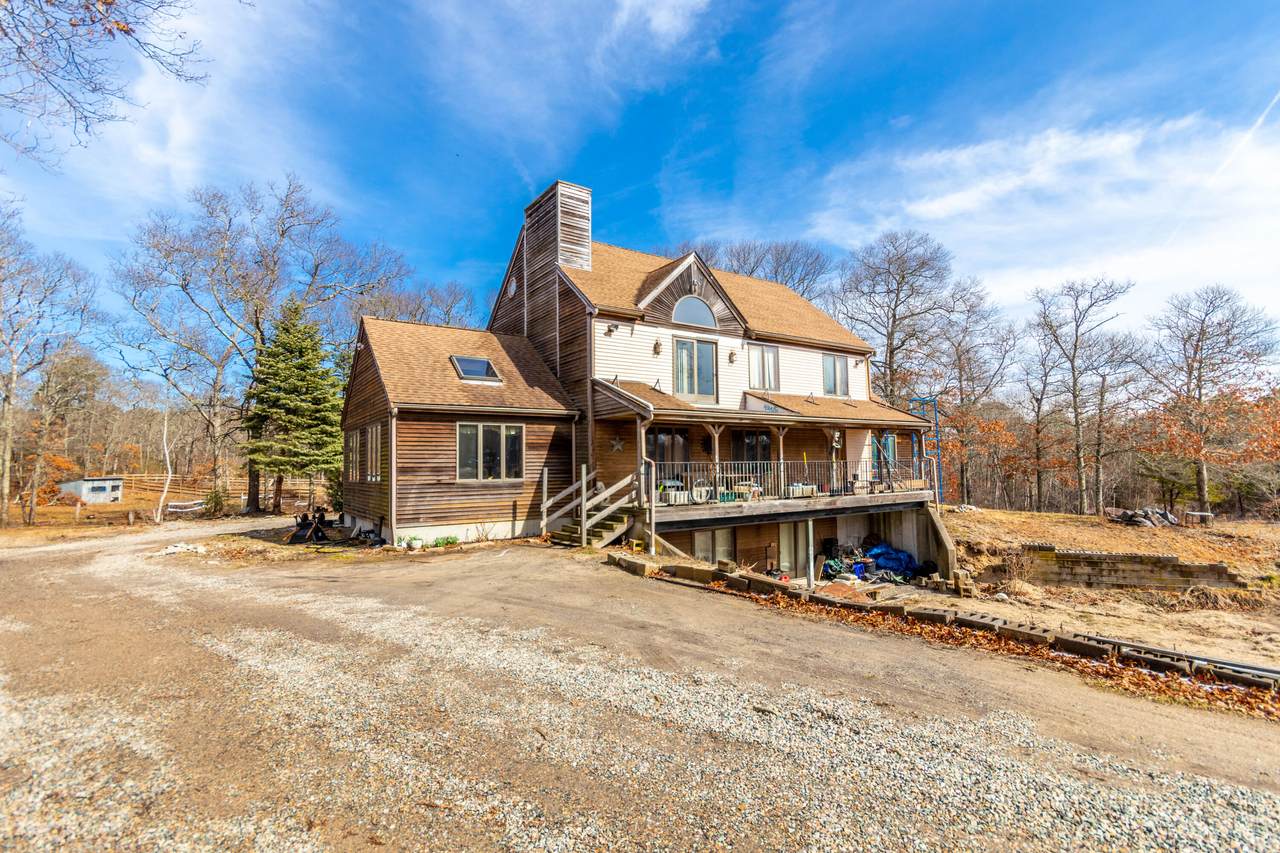 31 Quashnet Road - Photo 1