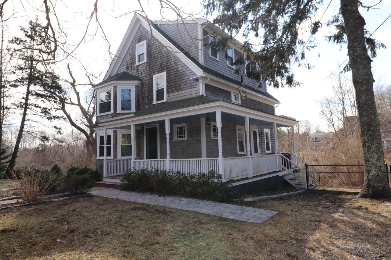 989 Main Street - Photo 1