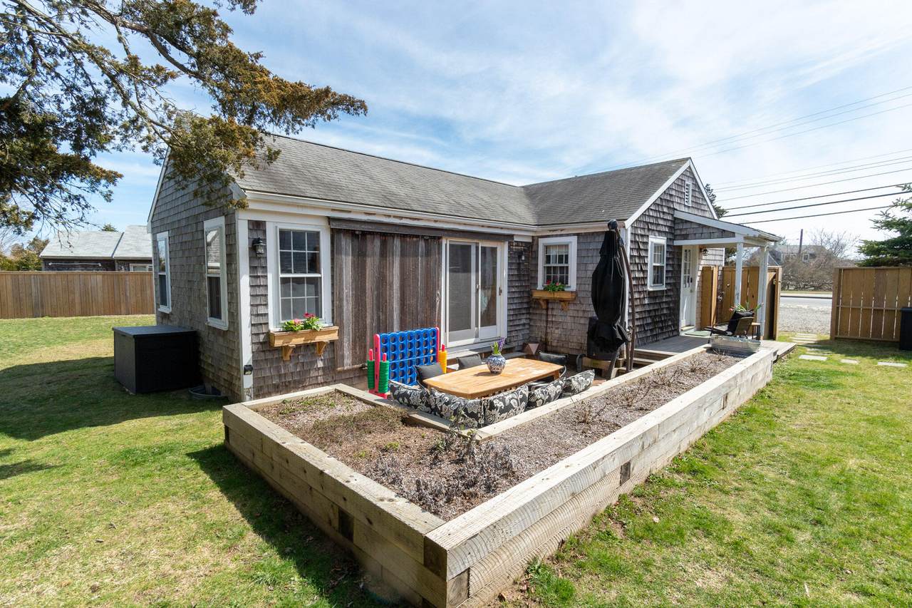 17 Bartlett Road - Photo 1