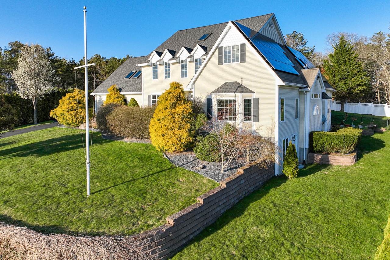 32 Weatherdeck Drive - Photo 1