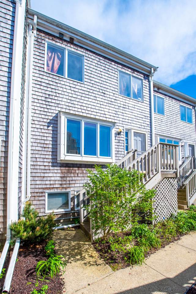 100 Bayberry Avenue - Photo 1