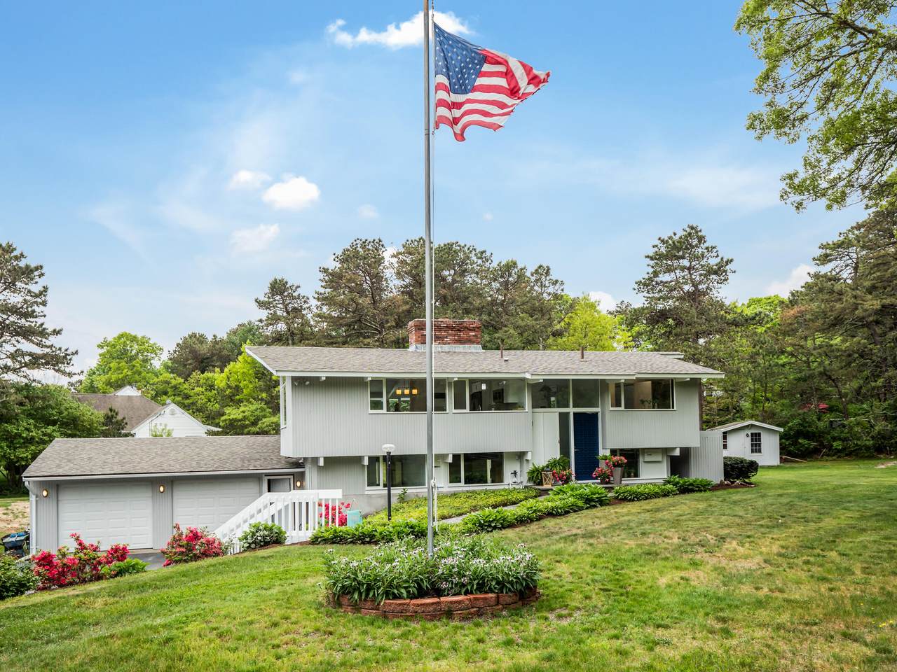 860 Putnam Avenue - Photo 1
