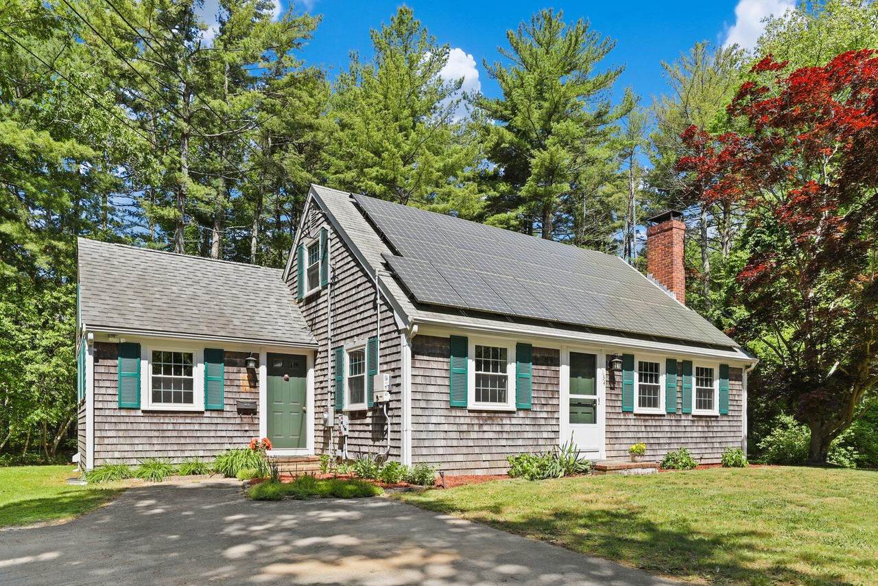 134 Hathaway Street - Photo 1