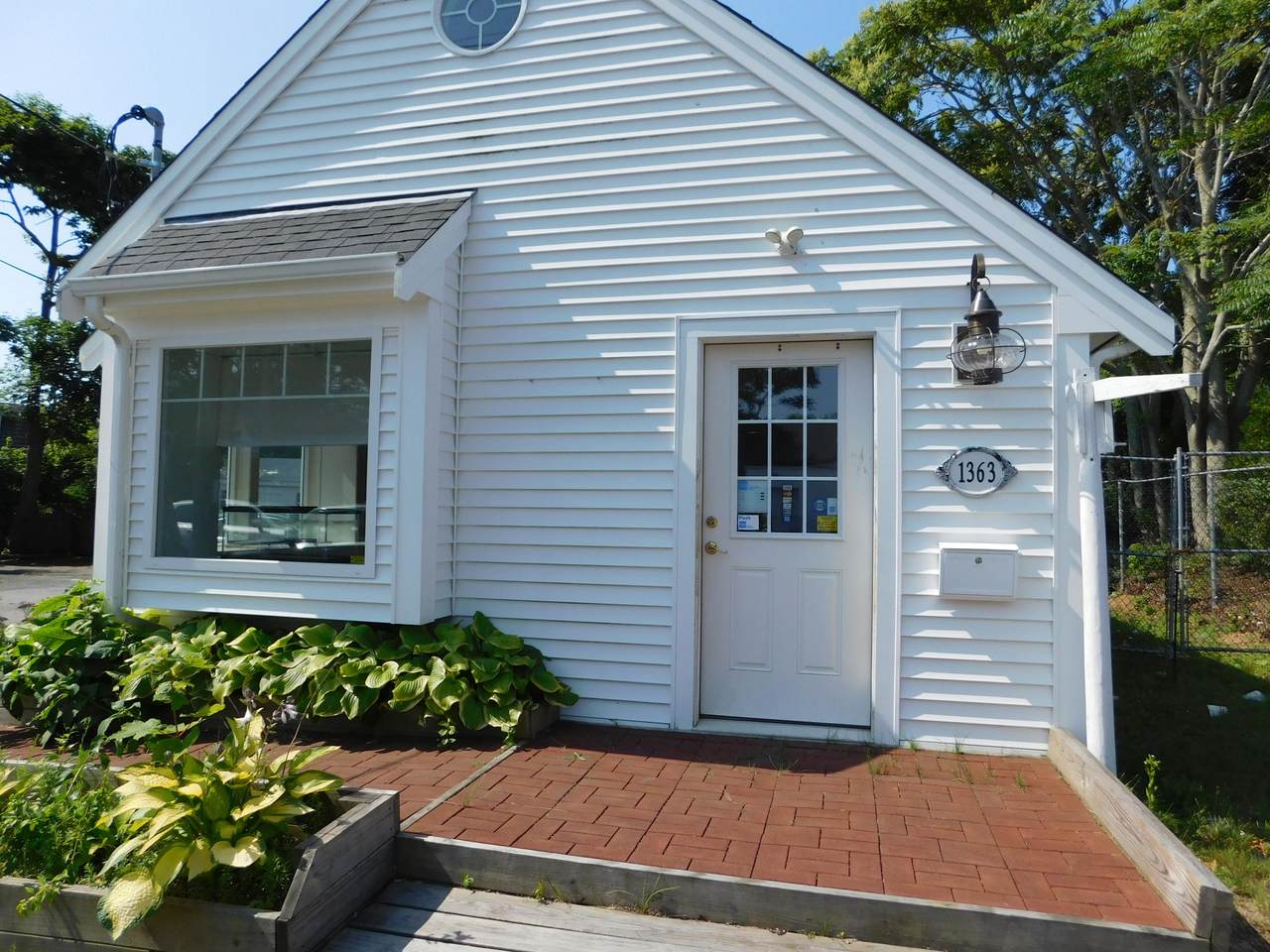 1361 Bridge Street - Photo 1