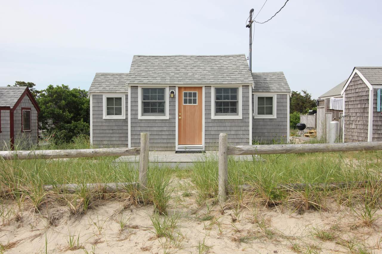 188 Shore Boulevard - Photo 1
