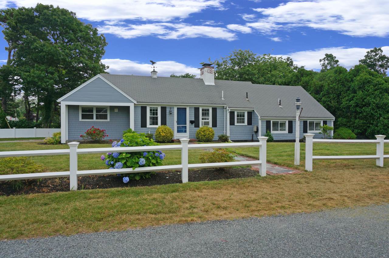 25 Sunset Drive - Photo 1