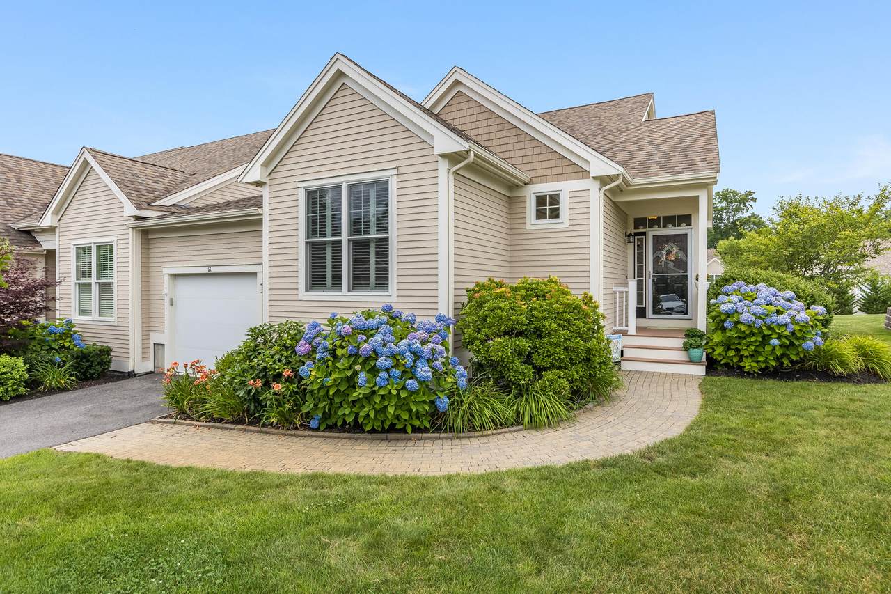 16 Twin Oaks Drive - Photo 1
