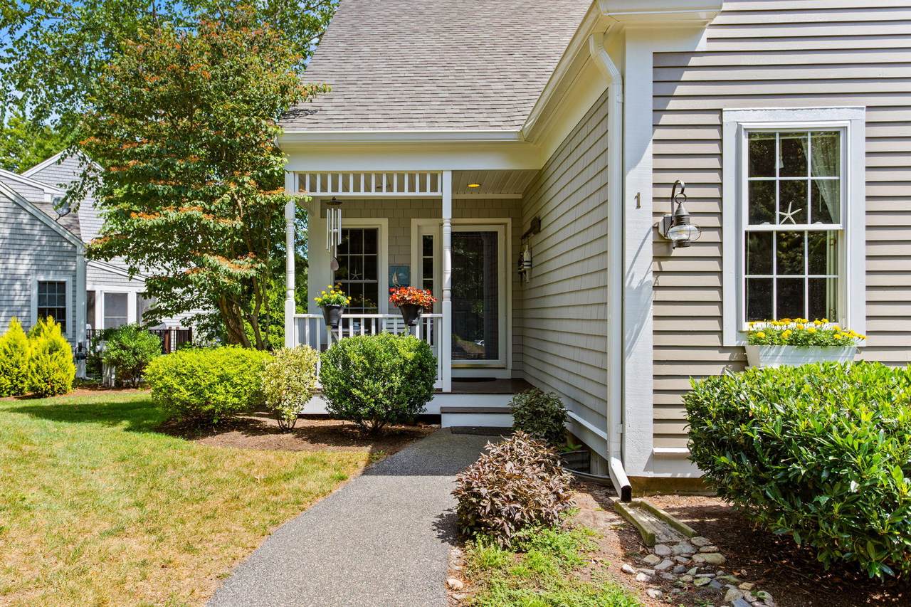 1 Prestwick Road - Photo 1