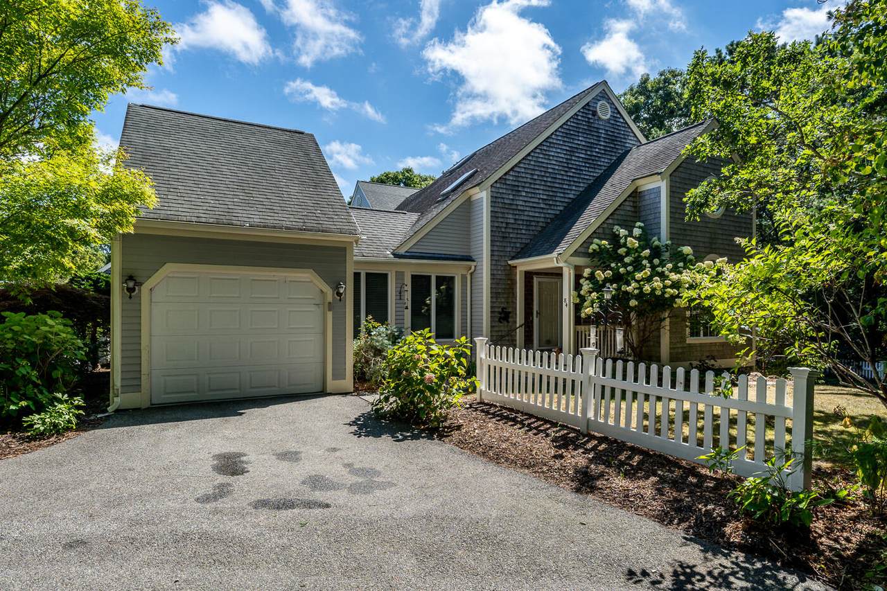 84 Blue Spruce Way - Photo 1