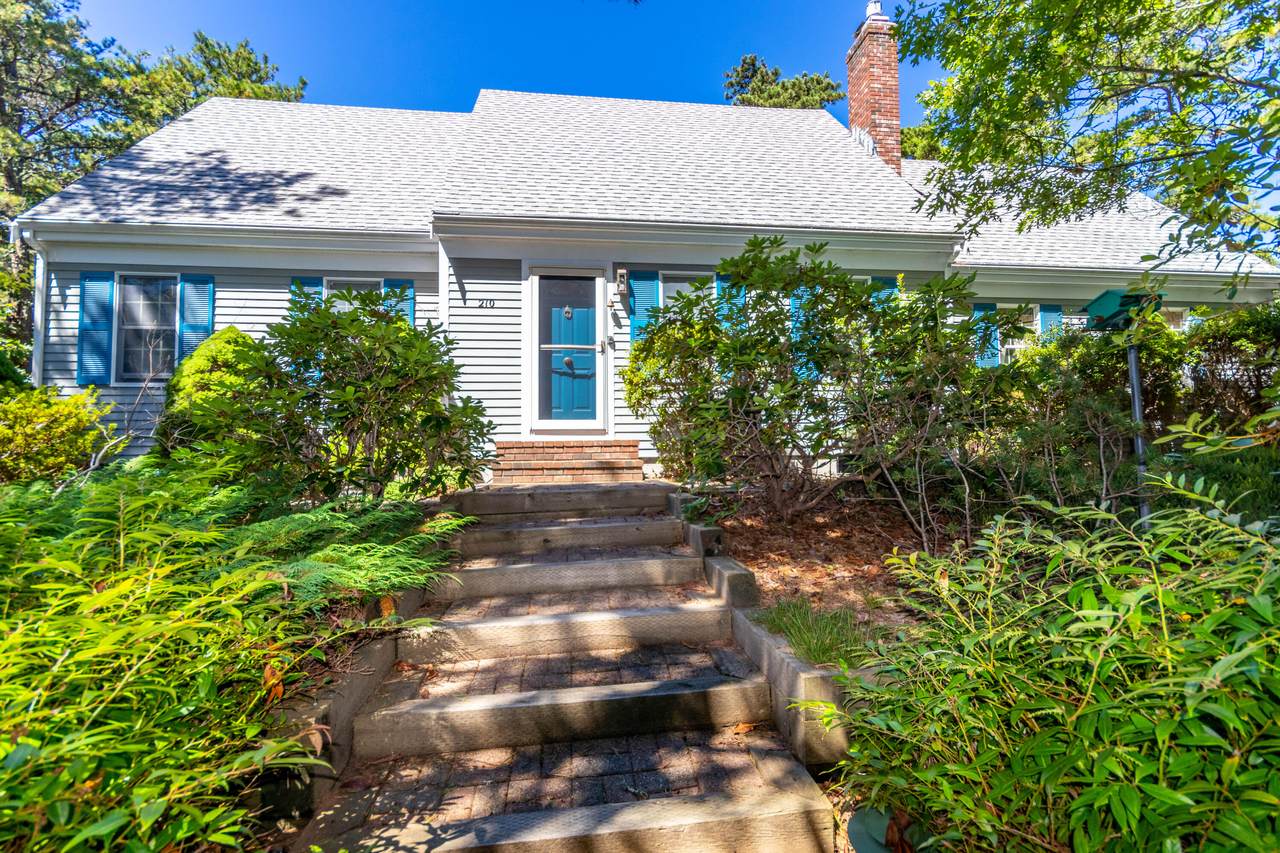 210 Zoheth Smith Way - Photo 1