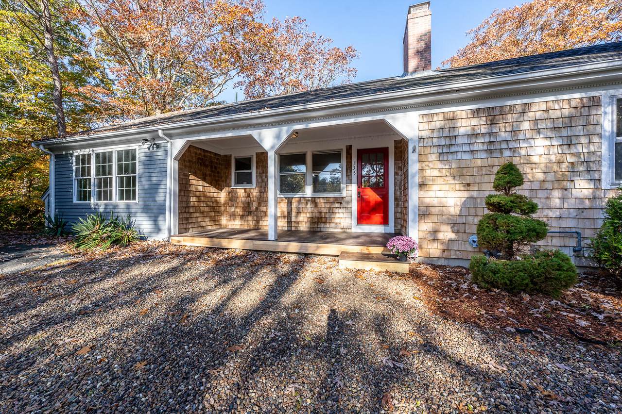 135 Stowe Road - Photo 1