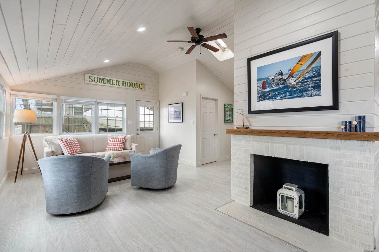 26 Glenwood Street - Photo 1