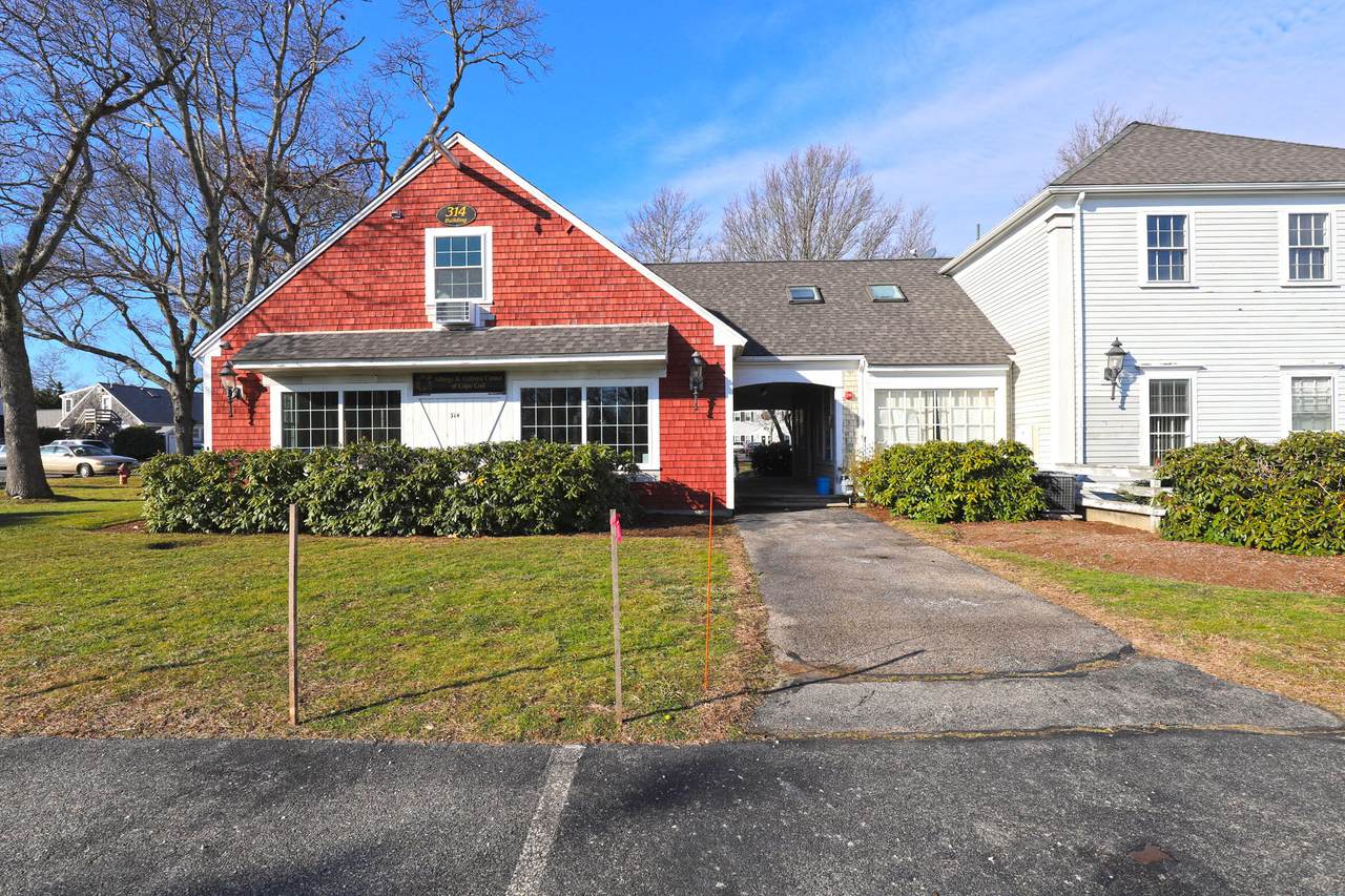 314 Gifford Street - Photo 1
