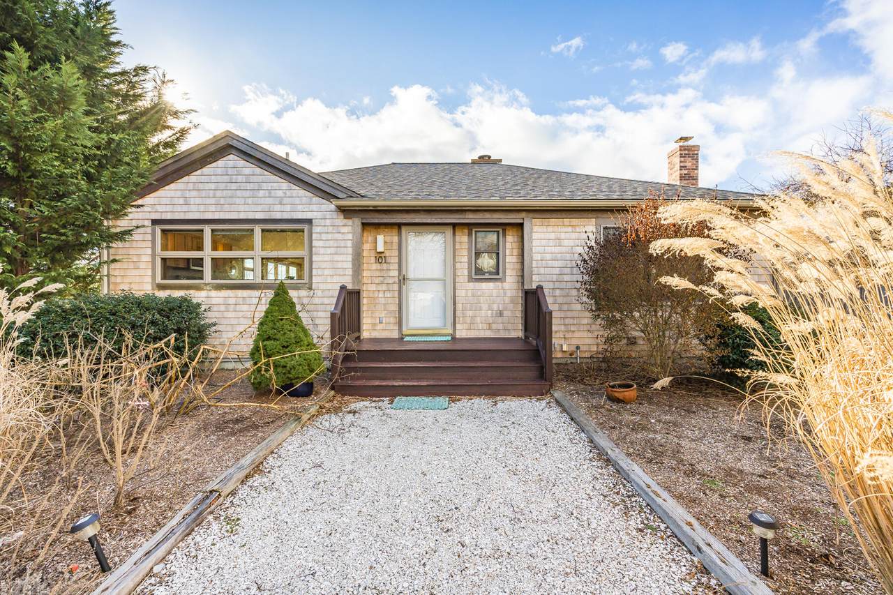 101 Bayberry Avenue - Photo 1