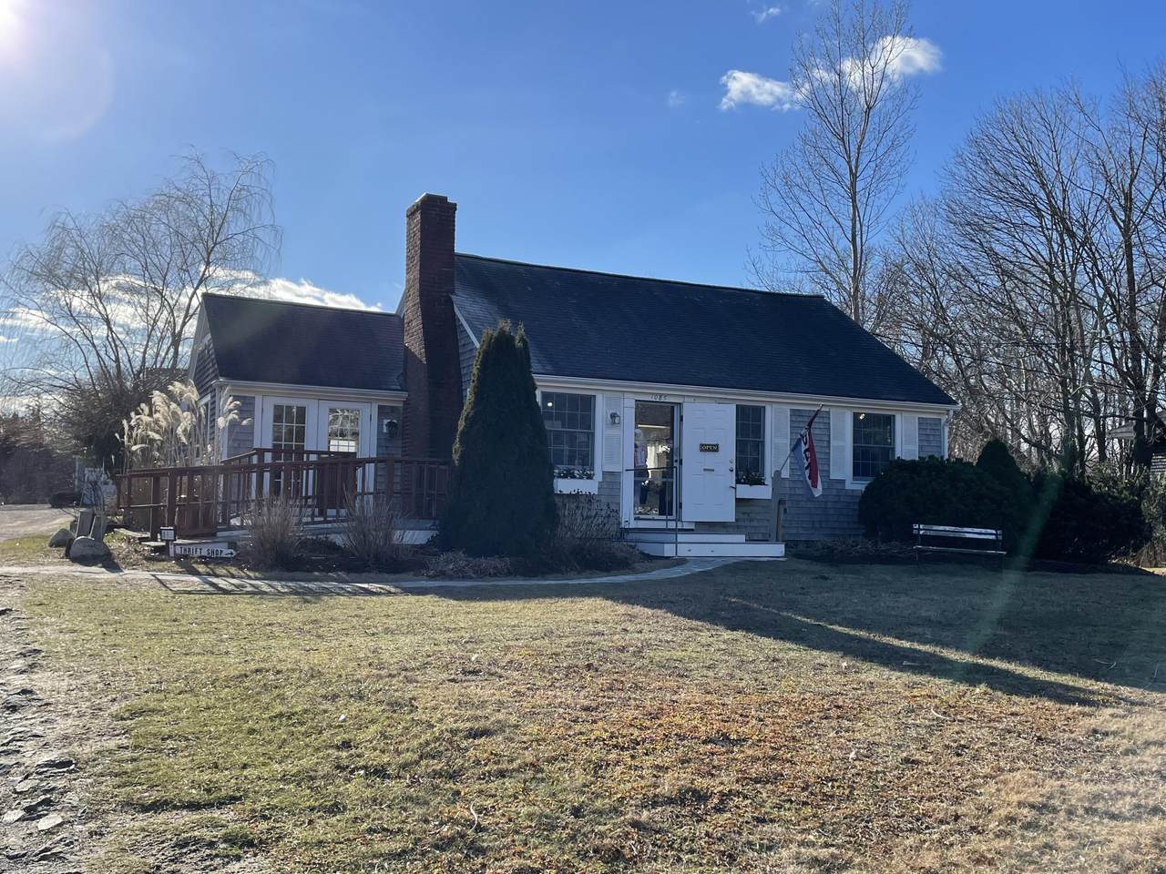 1085 Main Street - Photo 1