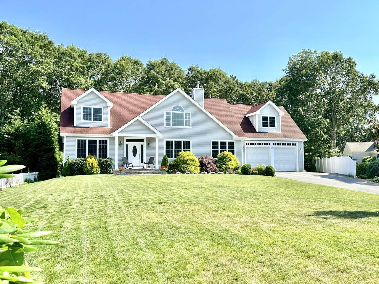11 South West Drive - Photo 1