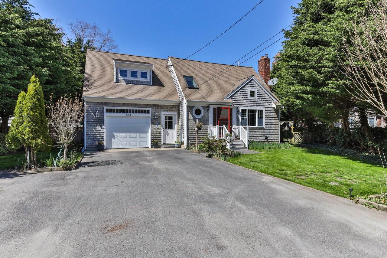 554 Strawberry Hill Road - Photo 1