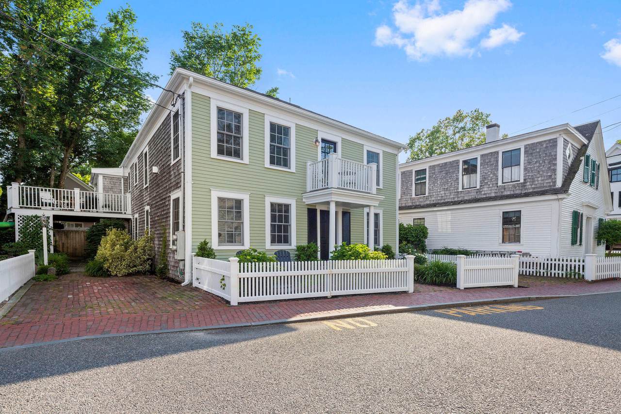 110 Commercial Street - Photo 1