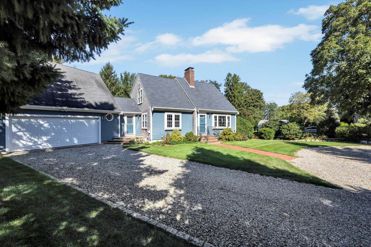 27 Colonial Way - Photo 1