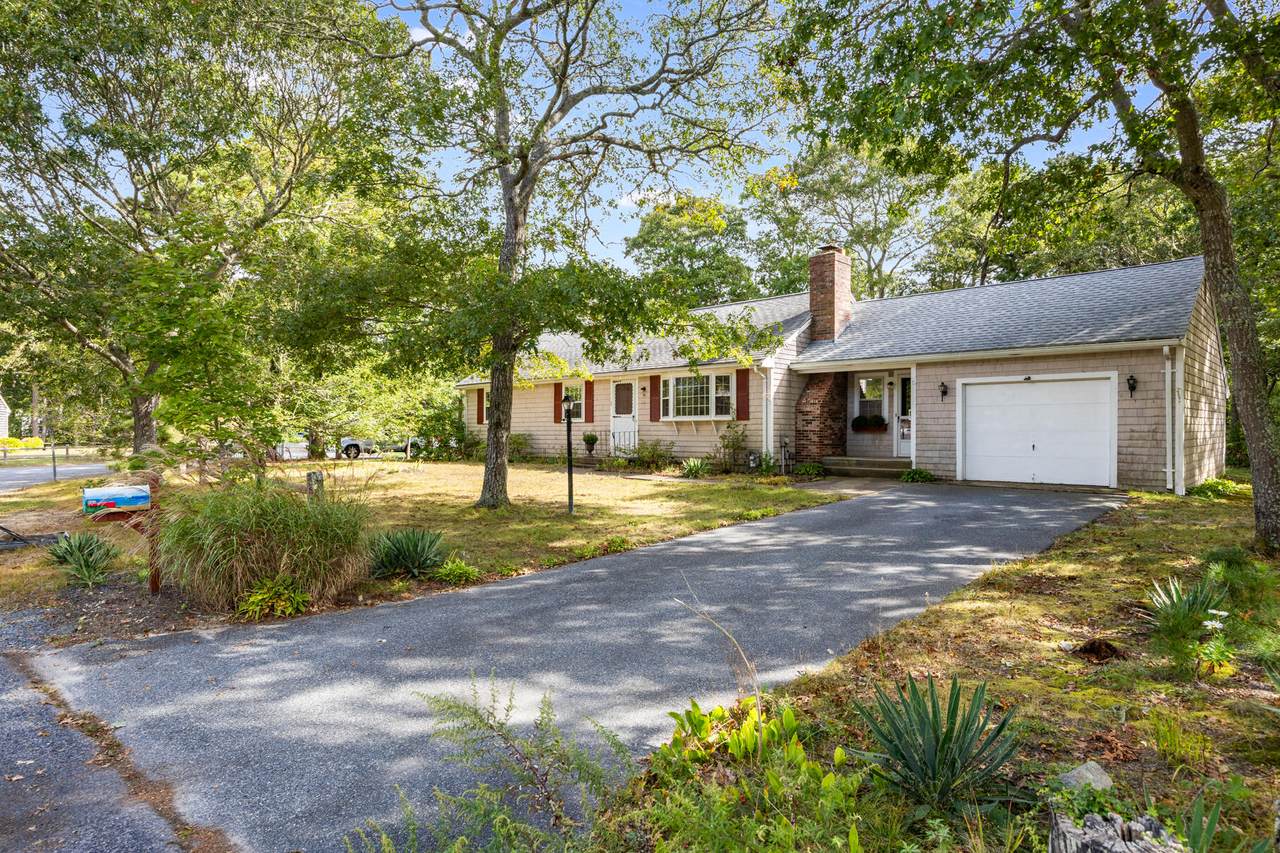 14 Clark Circle - Photo 1