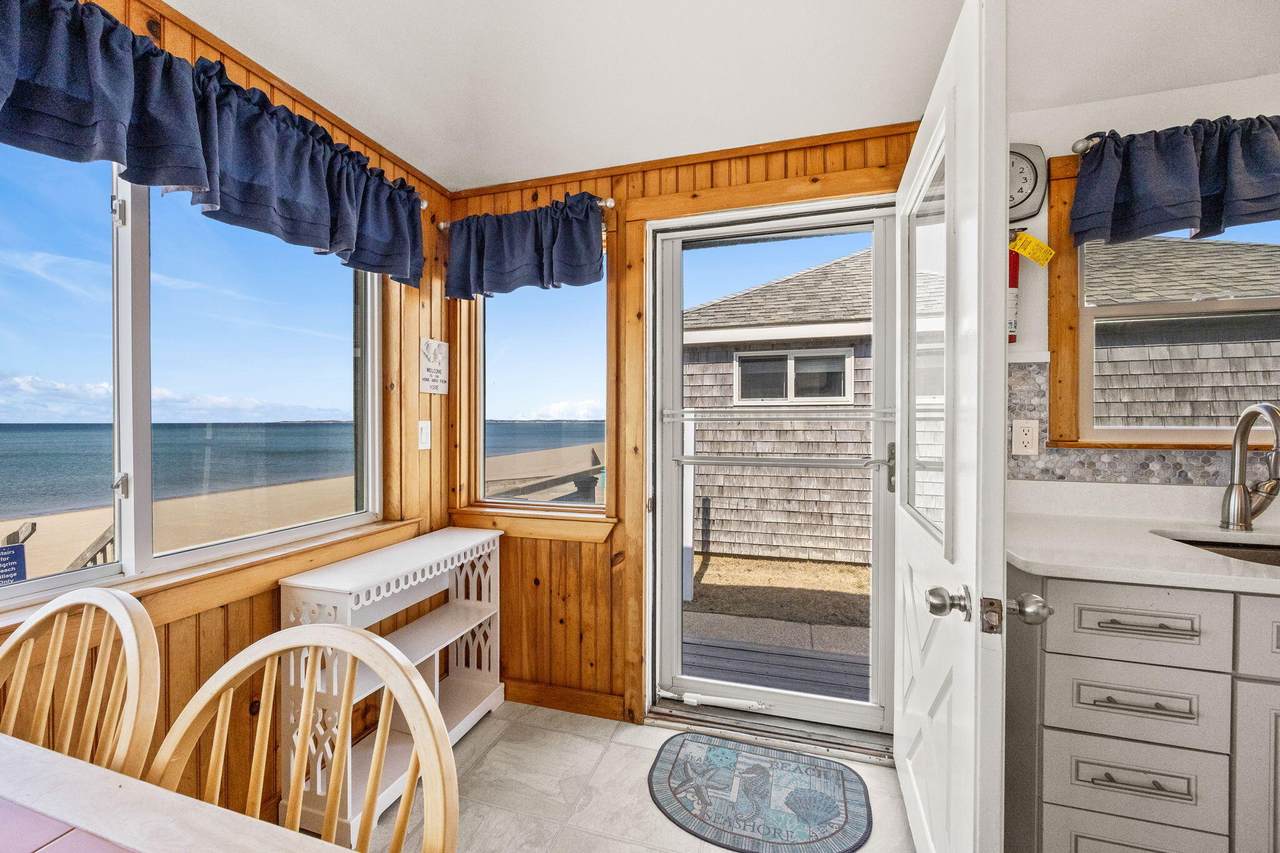 https://bt-photos.global.ssl.fastly.net/capecod/1280_boomver_1_22501623-2.jpg