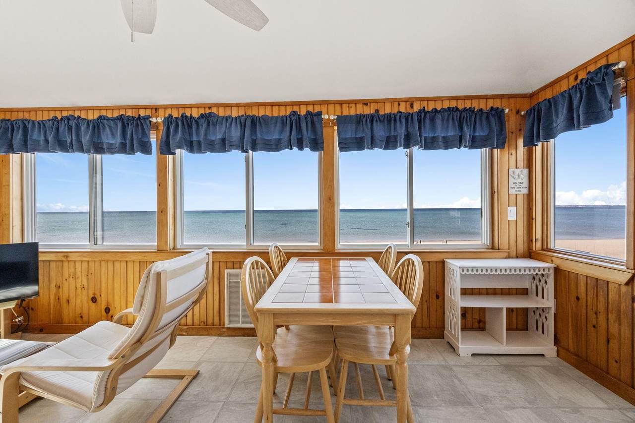https://bt-photos.global.ssl.fastly.net/capecod/1280_boomver_1_22501623-2.jpg