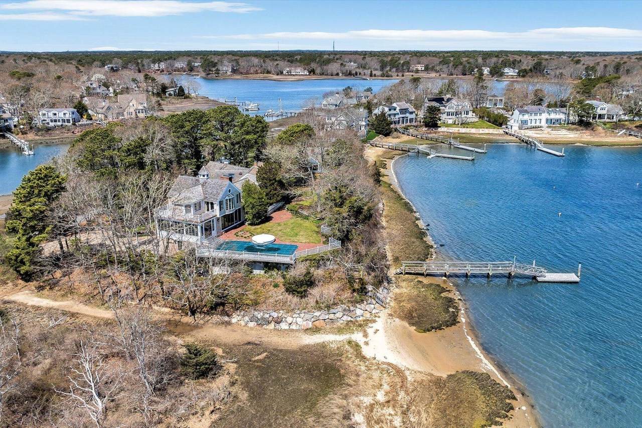141 Daniels Island Road - Photo 1