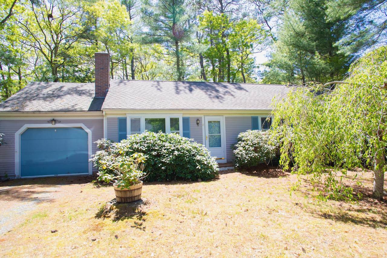 8 Holiday Lane - Photo 1