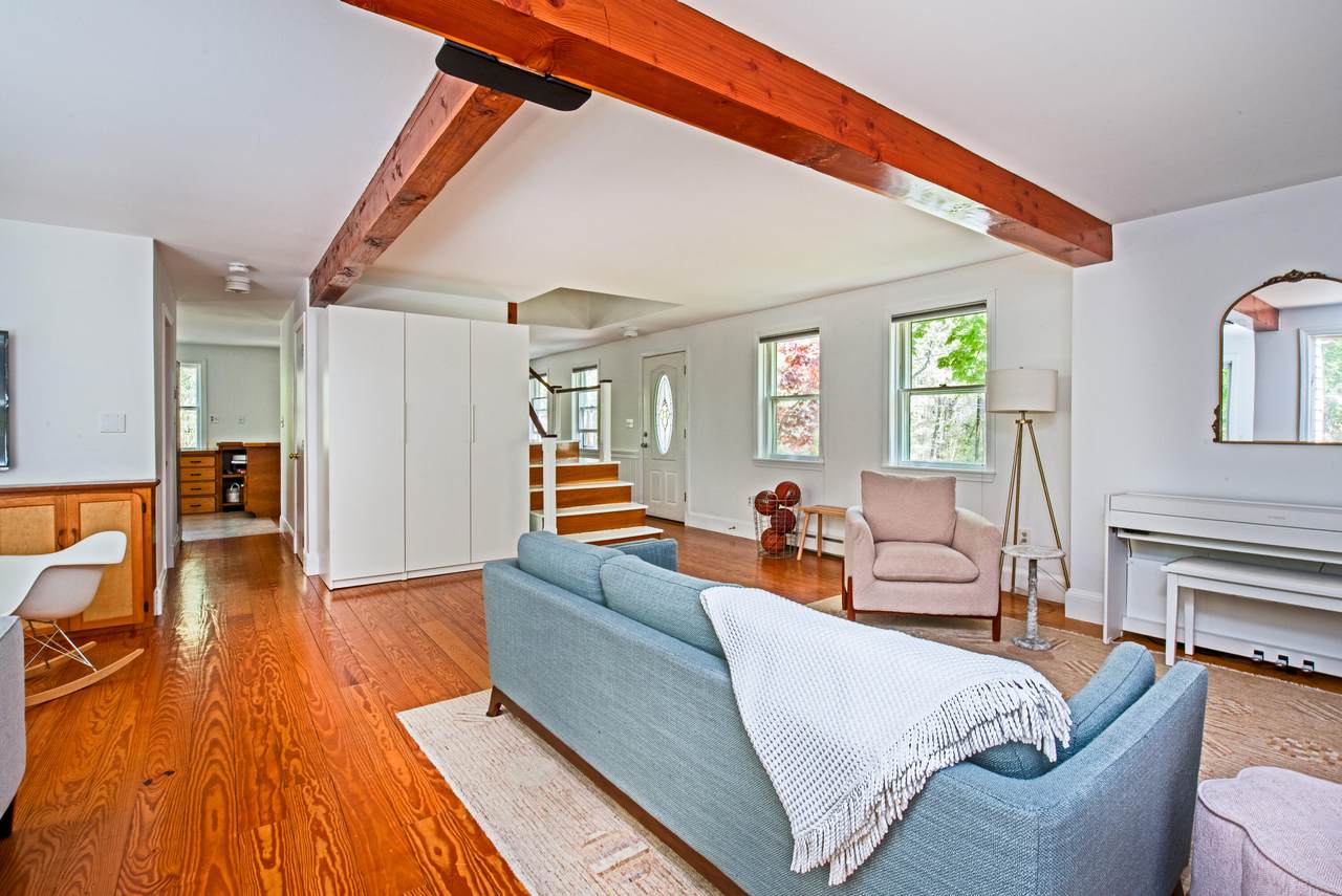 https://bt-photos.global.ssl.fastly.net/capecod/1280_boomver_1_22502855-2.jpg