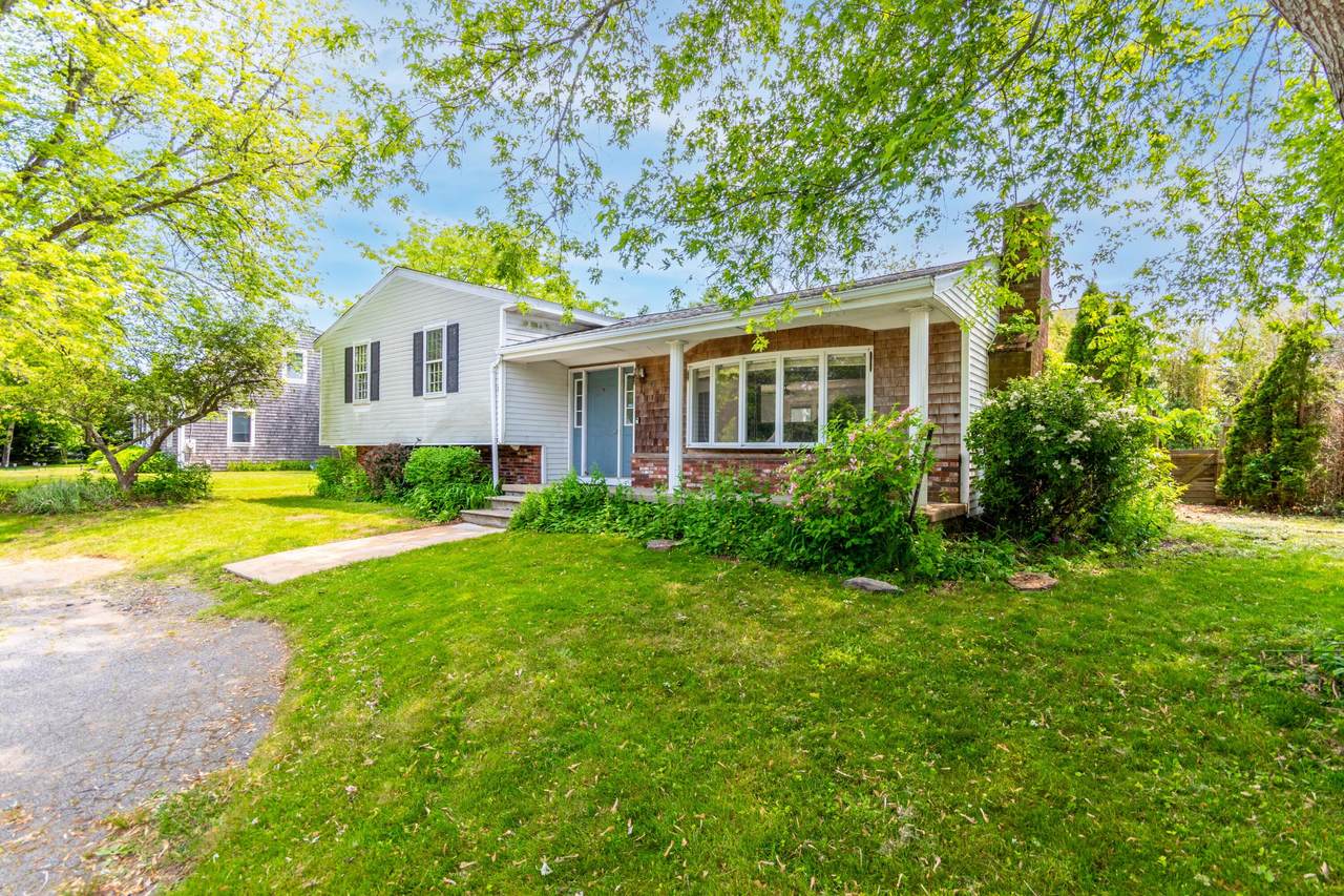 49 Broken Bow Lane - Photo 1