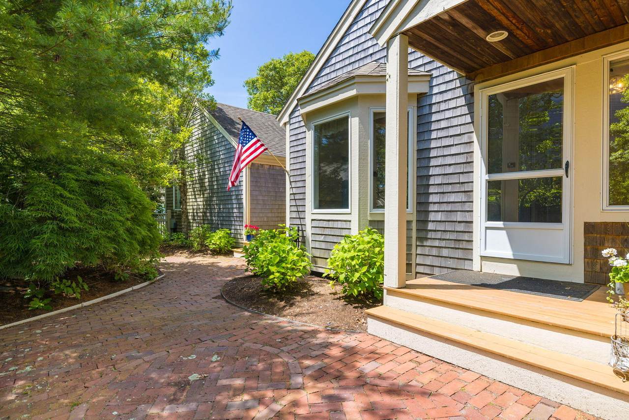 https://bt-photos.global.ssl.fastly.net/capecod/1280_boomver_1_22502993-2.jpg