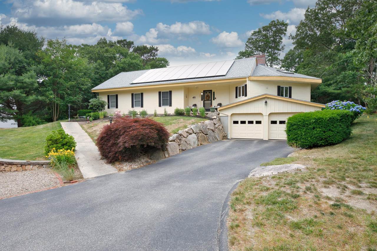 106 Ambleside Drive - Photo 1