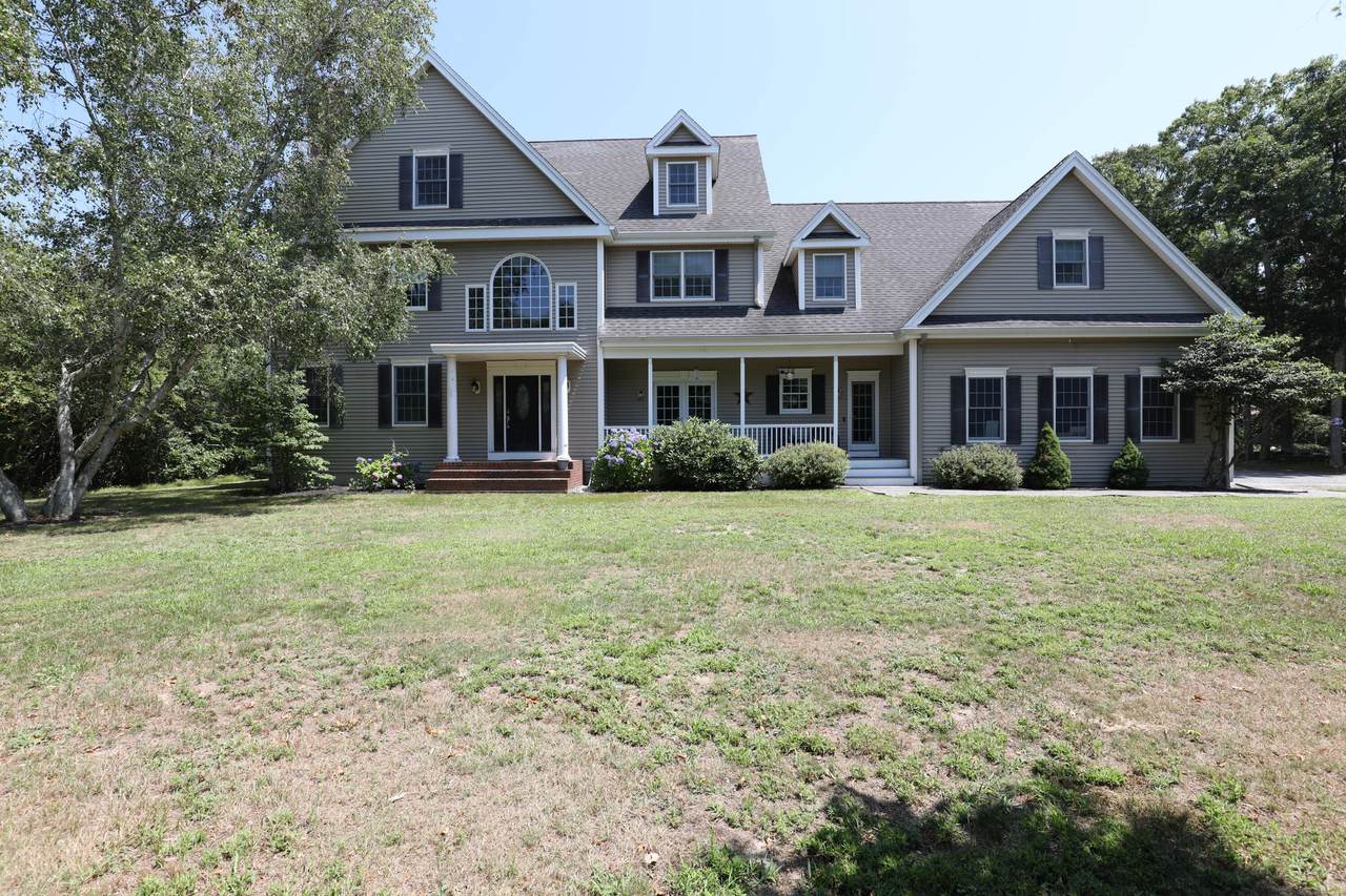 6 Louis Avenue - Photo 1