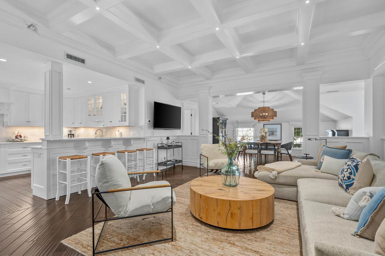 595 Main Street - Photo 1