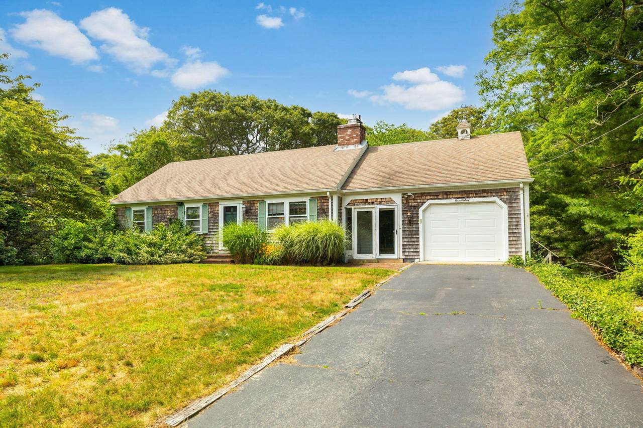 161 Timberlane Drive - Photo 1
