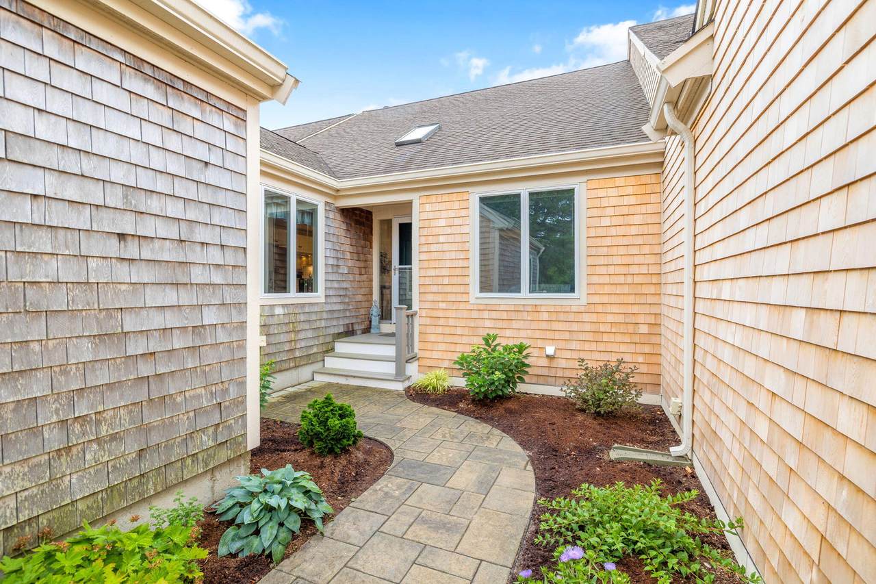 33 W Woods Circle - Photo 1
