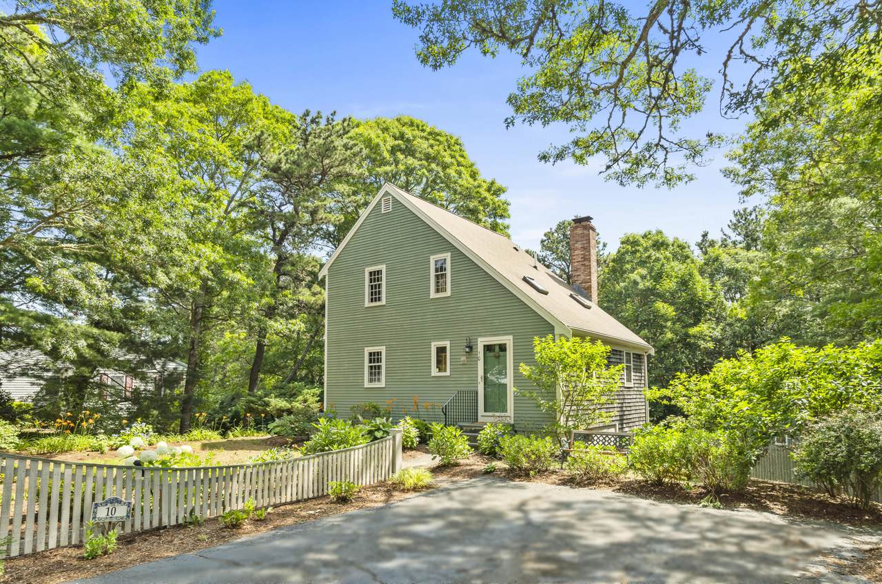 10 Devonshire Lane - Photo 1
