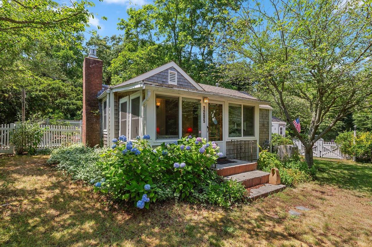 1205 Massasoit Road - Photo 1