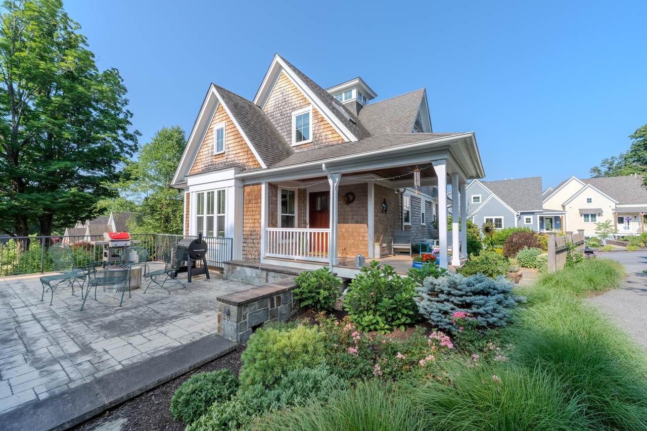 1631 Main Street - Photo 1