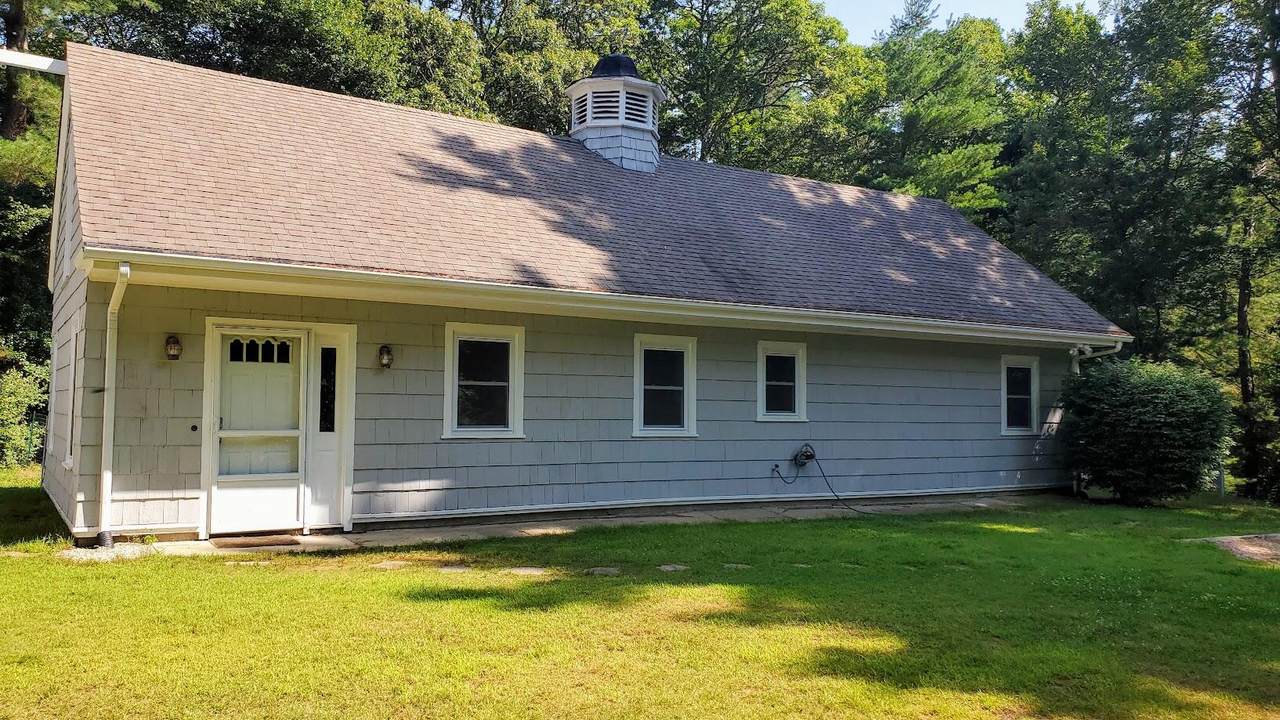 108 Coonamessett Circle - Photo 1