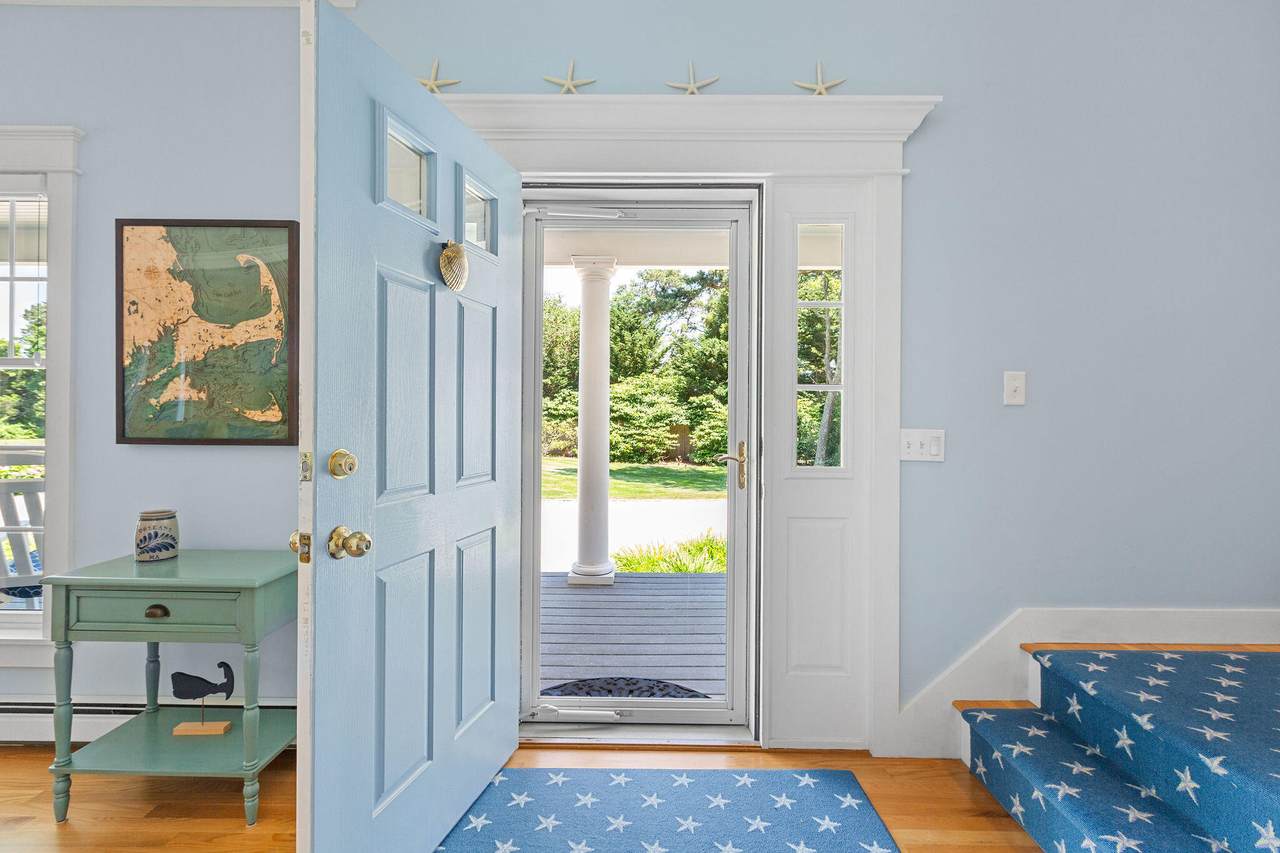 https://bt-photos.global.ssl.fastly.net/capecod/orig_boomver_1_22503616-2.jpg