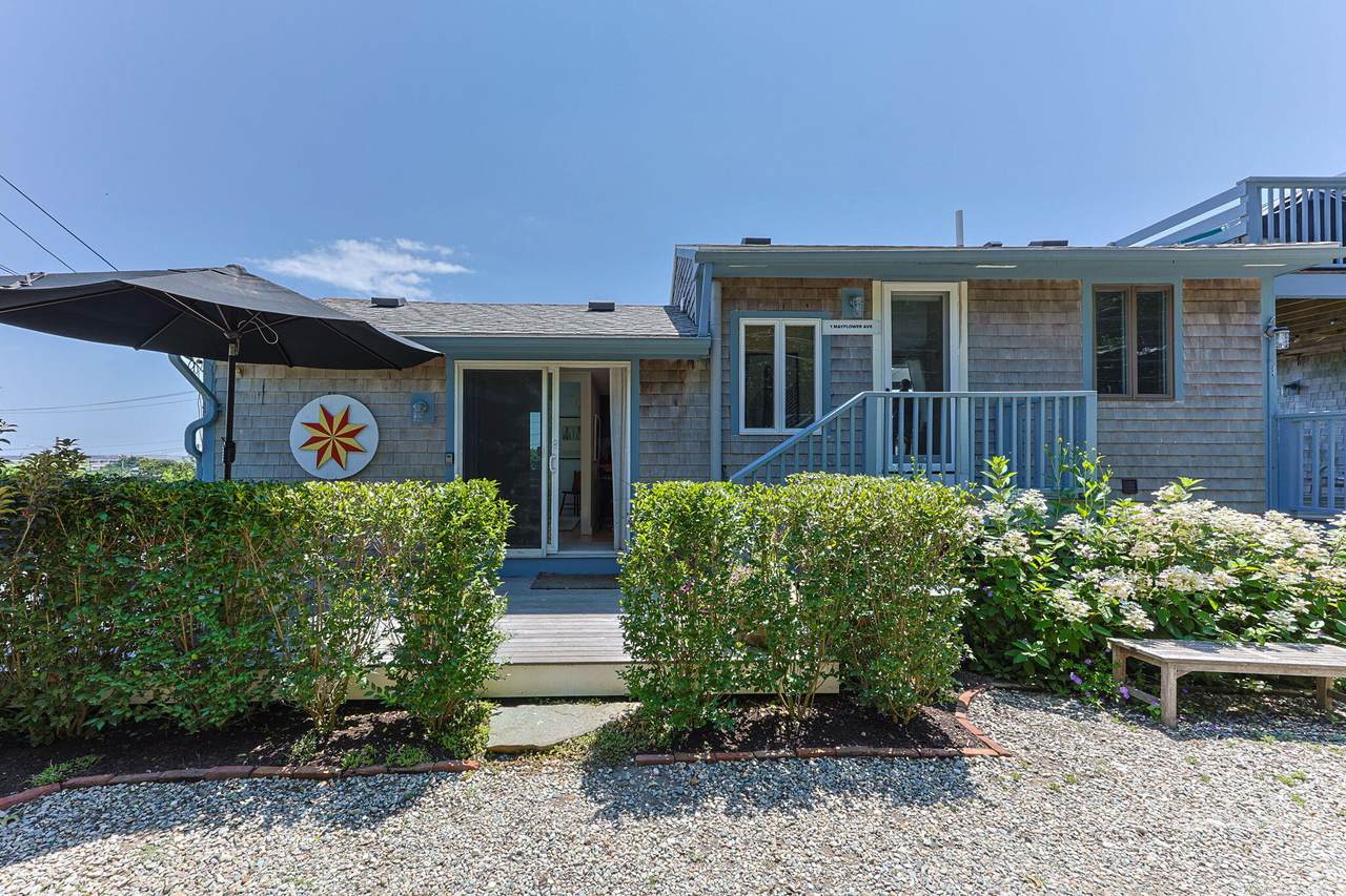 852 Commercial Street - Photo 1