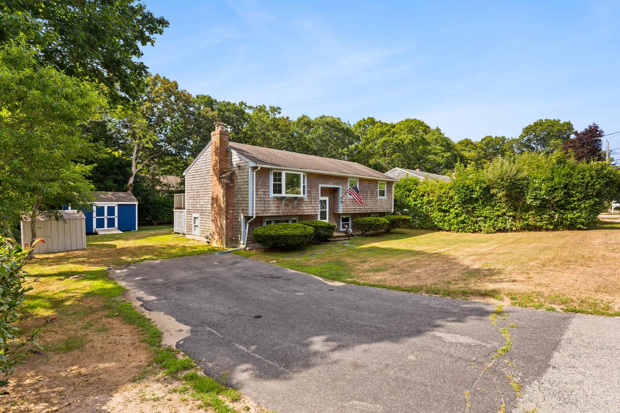 63 Tanglewood Drive - Photo 1